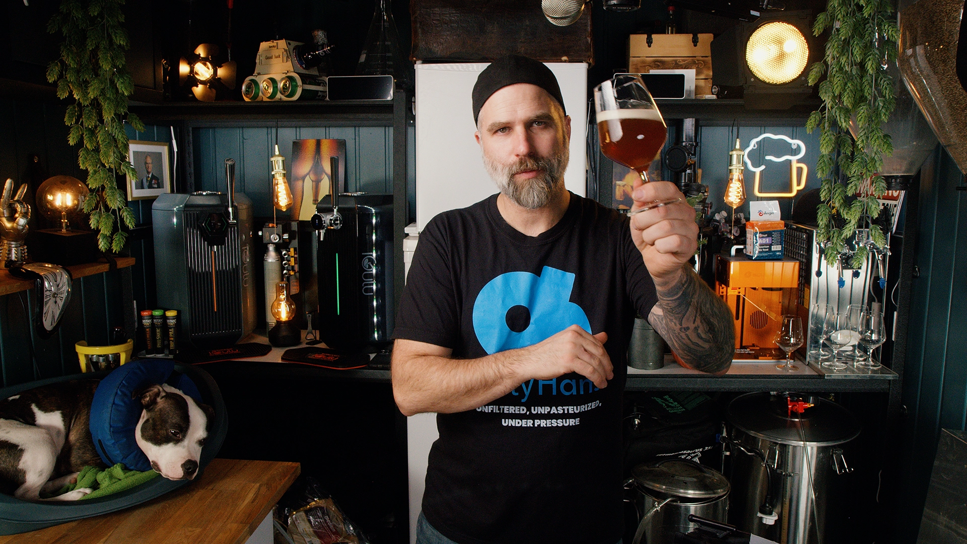 DrHans holding the base control beer up for inspection