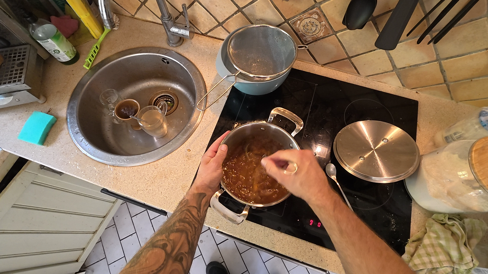 Reducing wort on the stove top in a pot 